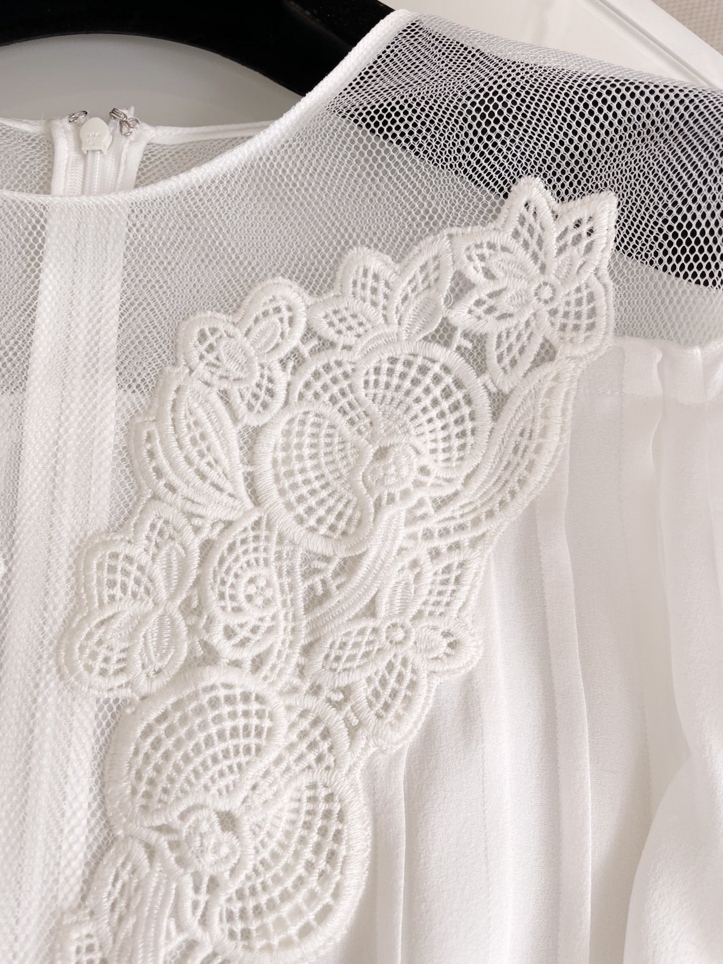 Silk Lace Embroidered Bubble Sleeve Top