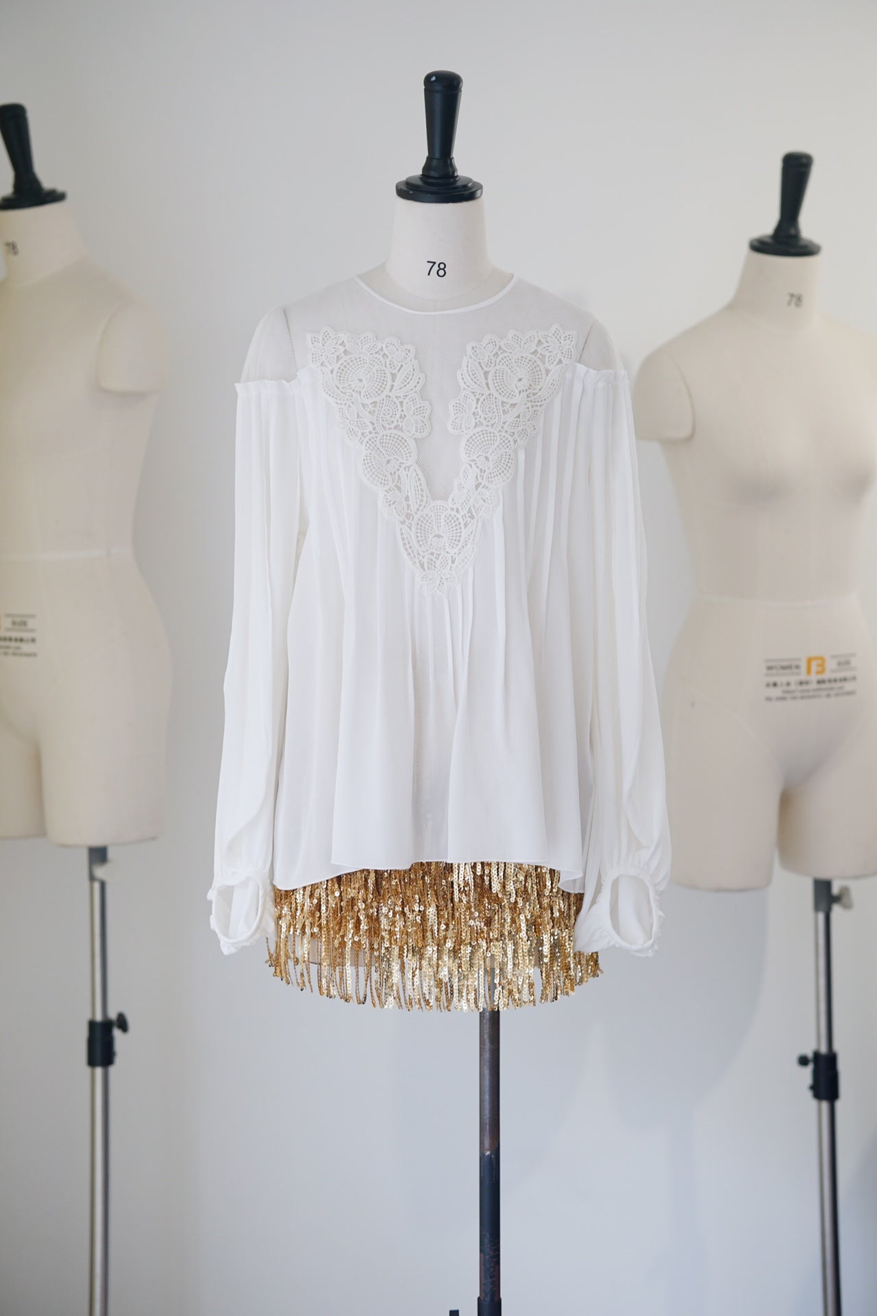 Silk Lace Embroidered Bubble Sleeve Top