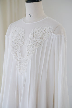 Silk Lace Embroidered Bubble Sleeve Top