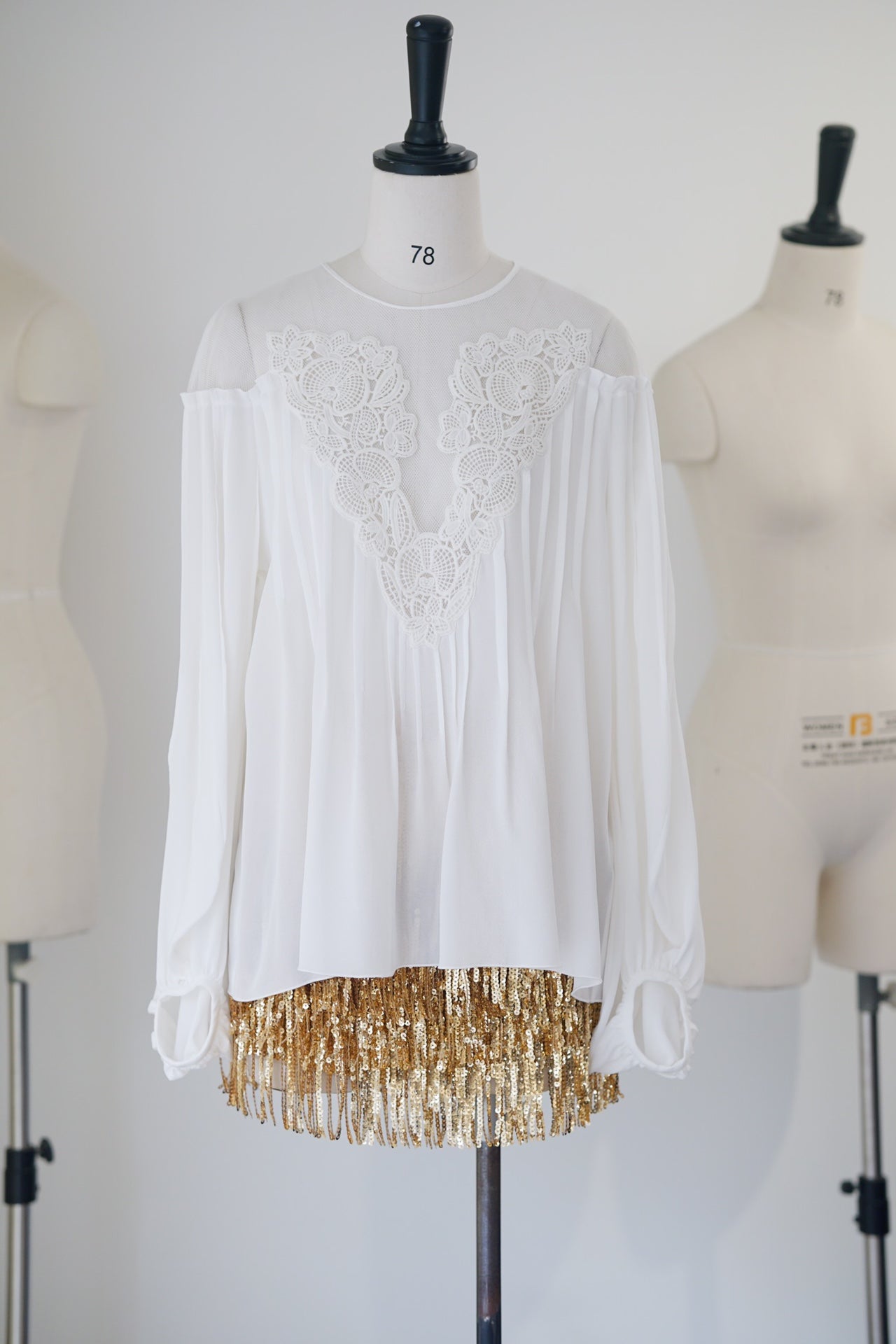 Silk Lace Embroidered Bubble Sleeve Top