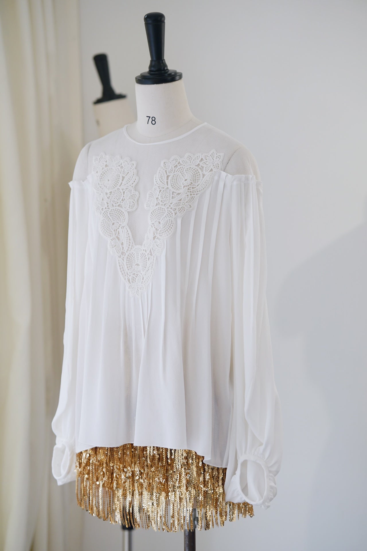 Silk Lace Embroidered Bubble Sleeve Top