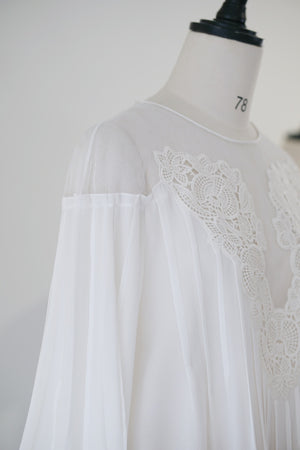Silk Lace Embroidered Bubble Sleeve Top