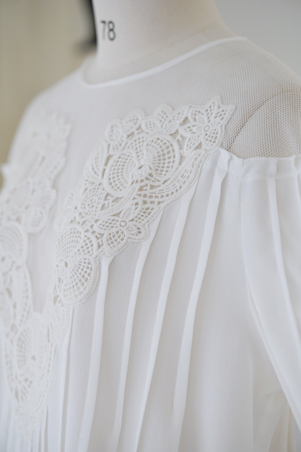 Silk Lace Embroidered Bubble Sleeve Top